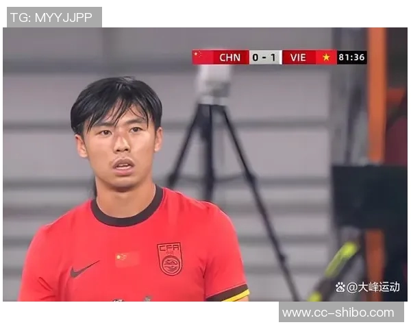 热议汪士钦直红事件：球场上脑残式申请红牌的背后原因分析